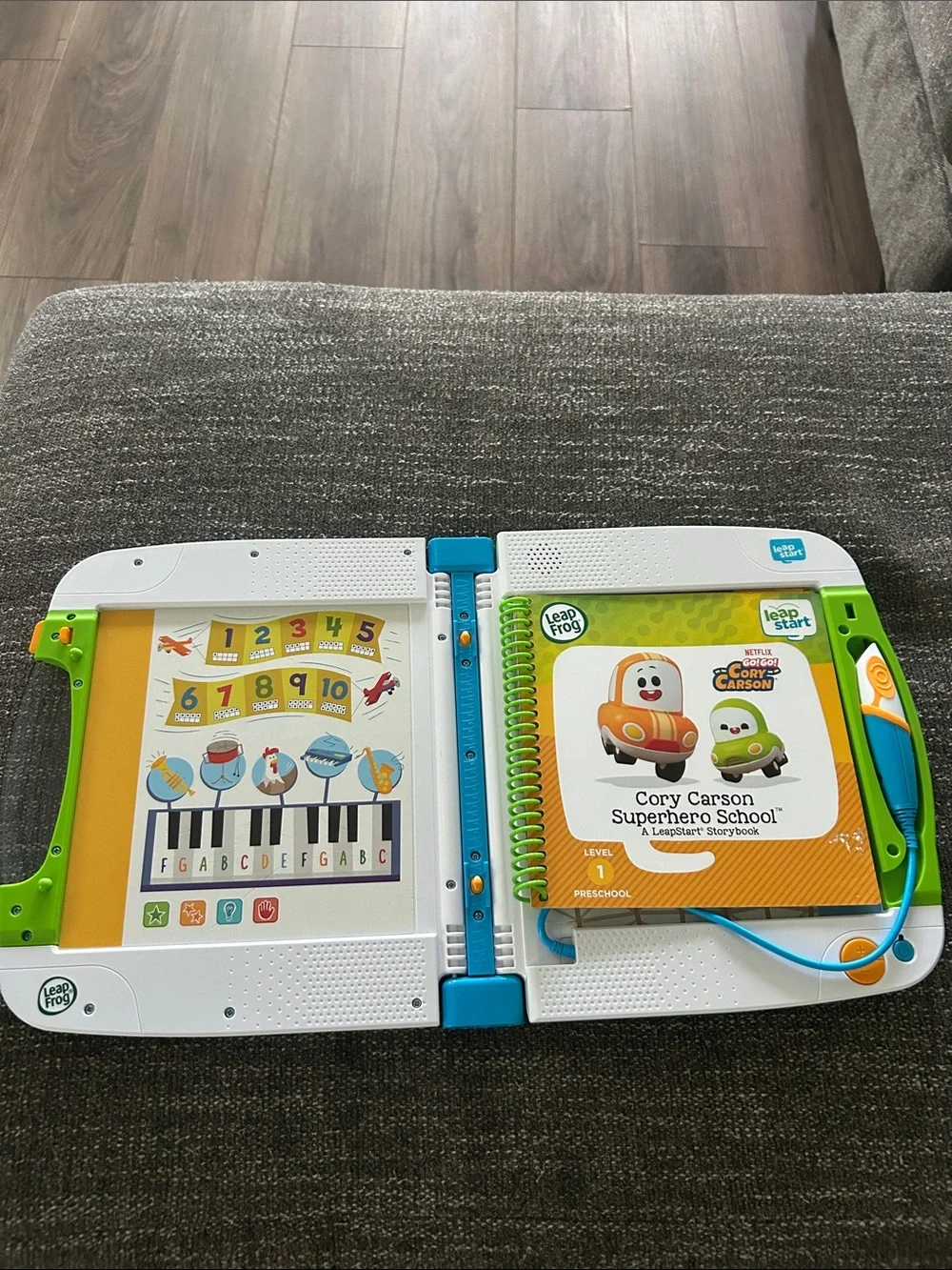 LeapFrog LeapStart Interactive Learning Book - White & Green